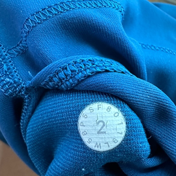 Lululemon Wunder Under size 2, 28” - Picture 2 of 3